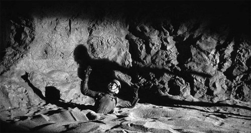 12 to the moon sandpit